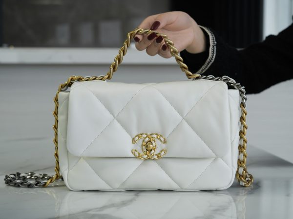 最高級シャネルスーパーコピー シャネルバッグコピー CHANEL 19 ハンドバッグ ホワイト AS1160 B07327 10601 ラムスキン ゴールド金具 - 画像 (9)