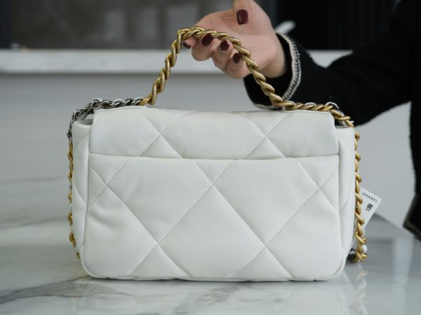 最高級シャネルスーパーコピー シャネルバッグコピー CHANEL 19 ハンドバッグ ホワイト AS1160 B07327 10601 ラムスキン ゴールド金具 - 画像 (5)