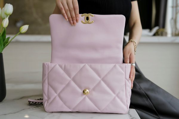 最高級シャネルスーパーコピー シャネルバッグコピー CHANEL 19 ラージ ハンドバッグ ピンク AS1161 B04852 NG750 ラムスキン ゴールド金具 - 画像 (4)