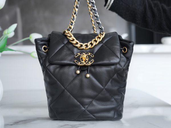 最高級シャネルスーパーコピー シャネルバッグコピー CHANEL 19 バックパック ブラック AS4223 B04852 94305 ラムスキン ゴールド金具 - 画像 (9)