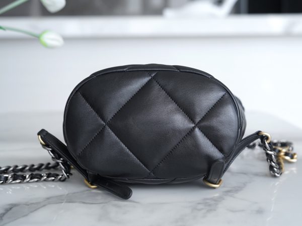 最高級シャネルスーパーコピー シャネルバッグコピー CHANEL 19 バックパック ブラック AS4223 B04852 94305 ラムスキン ゴールド金具 - 画像 (2)