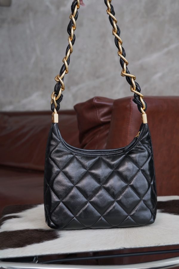 最高級シャネルスーパーコピー シャネルバッグコピー CHANEL スモール ホーボー バッグ ブラック AS4922 B16897 94305 ラムスキン ゴールド金具 - 画像 (7)