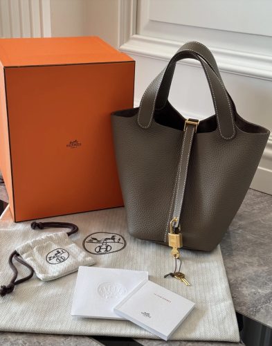 最高級エルメススーパーコピー ピコタンPMコピー ピコタンロック 18 PM エトゥープ トリヨンクレマンス ゴールド金具 photo review