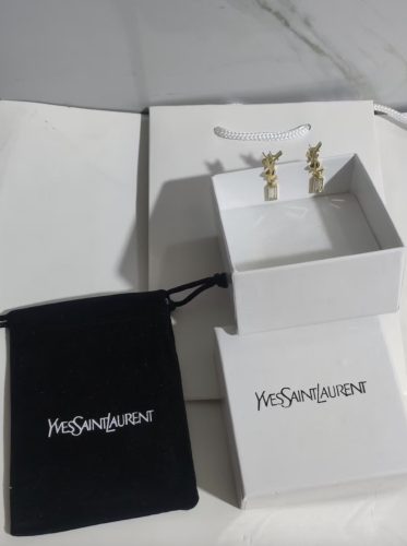 最高級サンローランスーパーコピー サンローランピアスコピー カサンドラ シングル イヤリング（メタル＆ラインストーン） 746624Y15268066 photo review