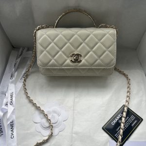 CHANEL バッグ 2025 新作 チェーンウォレット