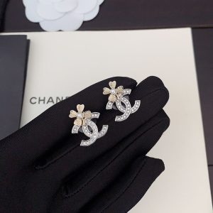 CHANEL イヤリング & ピアス 2025 新作 人気