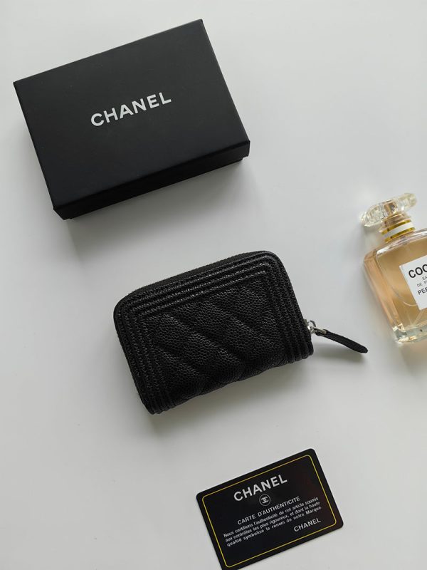 シャネル 財布 2025 新作 CHANEL ミニ財布 小銭入れ・コインケース ボーイシャネル ブラック A80602 B01489 94305 キャビアスキン ガンメタリック金具 - 画像 (4)