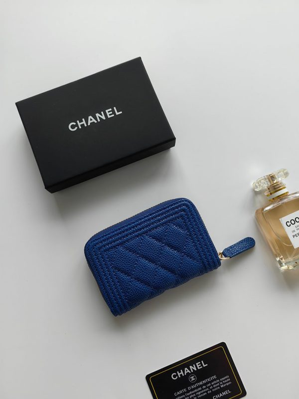 シャネル 財布 2025 新作 CHANEL ミニ財布 小銭入れ・コインケース ボーイシャネル ブルー A80602 B01489 NZG78 キャビアスキン ゴールド金具 - 画像 (4)