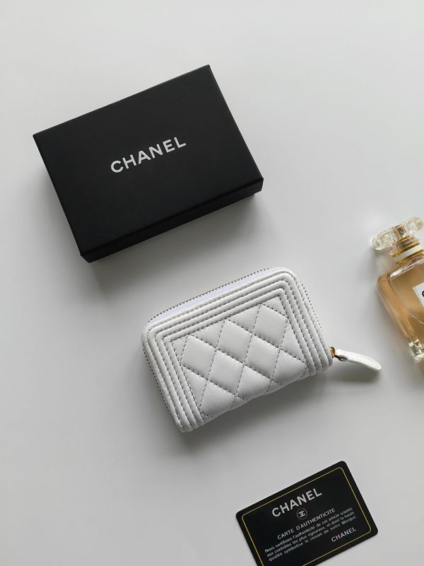 シャネル 財布 2025 新作 CHANEL ミニ財布 小銭入れ・コインケース ボーイシャネル 白 (ホワイト) A80602 B01490 10601 ラムスキン ゴールド金具 - 画像 (4)