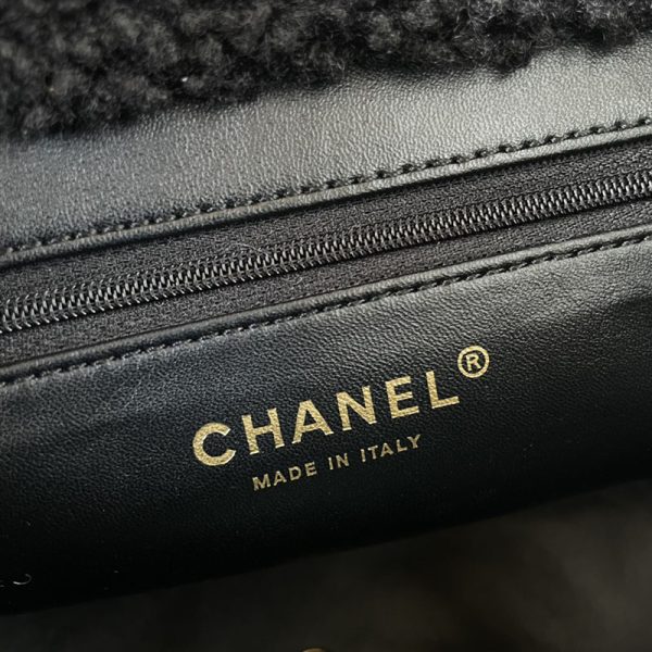 シャネル バッグ 2025 新作 CHANEL ホーボーバッグ 流行り いつまで 黒 (ブラック) AS3855 ラムスキン ゴールド金具 - 画像 (4)