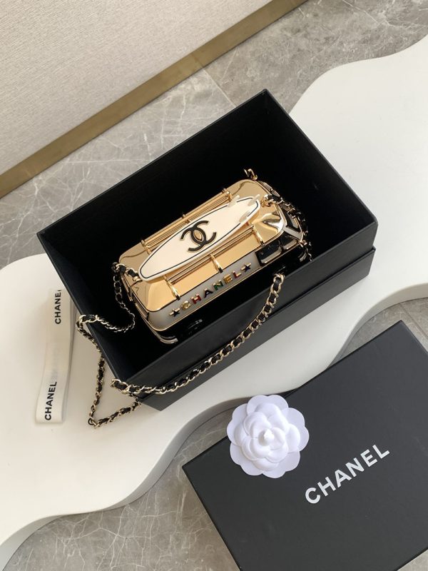 シャネル バッグ 2025 新作 CHANEL ミニ ヴァン イヴニング バッグ 黒 (ブラック) AS4590 B14952 NT531 プレキシ エナメル & ストラス ゴールド金具 - 画像 (2)