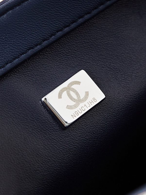 シャネル バッグ 2025 新作 CHANEL 24Aショーモデル スパンコールストライプCF ブルー AS3269 レザー シルバー金具 - 画像 (3)