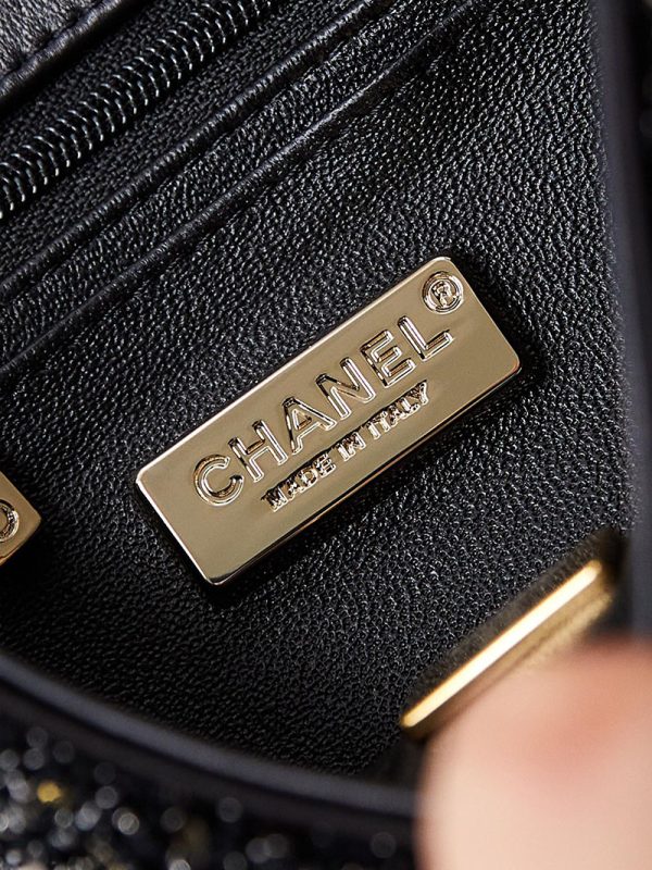 シャネル バッグ 2025 新作 CHANEL 24Aショーモデル スパンコールストライプCF ブラック ホワイト AS3269 レザー シルバー金具 - 画像 (3)