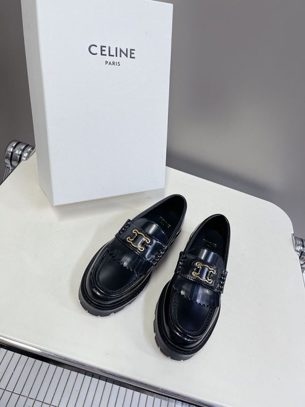 CELINE 大人可愛い フラットシューズ