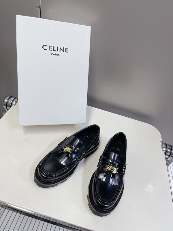 CELINE 大人可愛い フラットシューズ