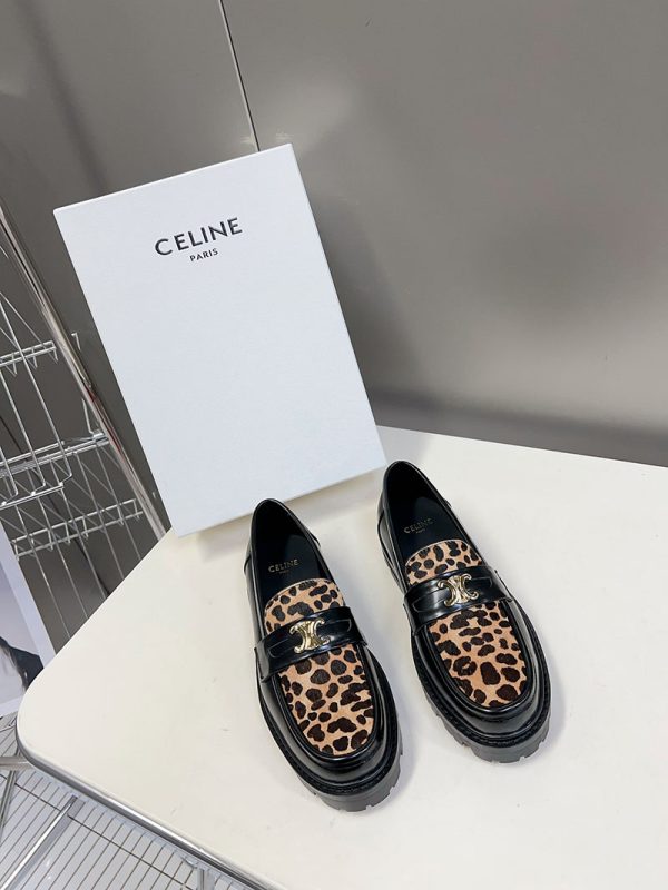 CELINE 大人可愛い フラットシューズ