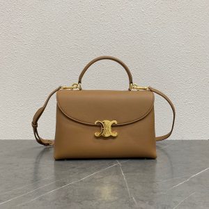 CELINE 流行り廃りのないブランドバッグ