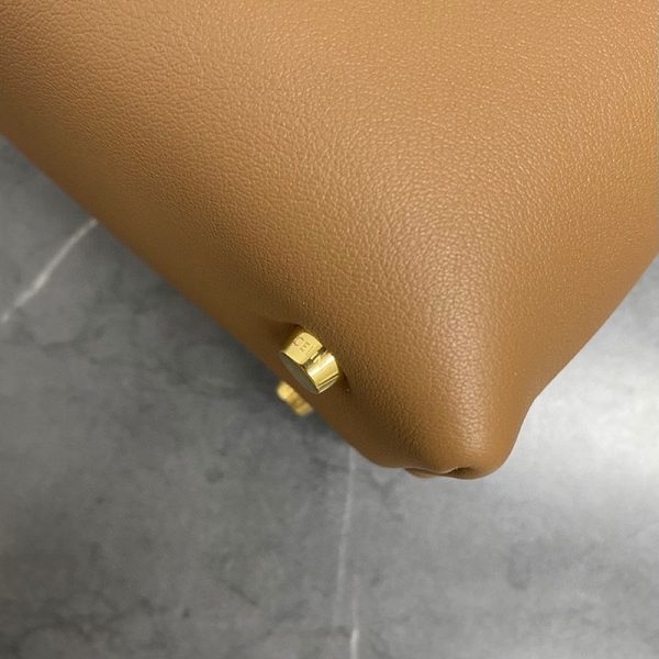 N品 セリーヌ バッグ 人気 ランキング CELINE 流行り廃りのないブランドバッグ 117523 グレイズドブラウン ゴールド金具2411753 - 画像 (6)