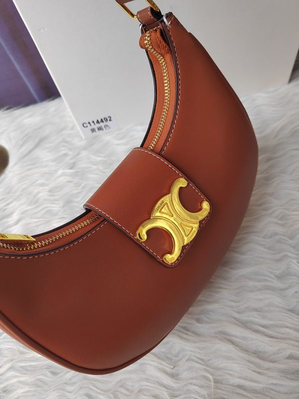 N品 セリーヌ バッグ 人気 ランキング CELINE ミディアム AVA（アヴァ） トリオンフ バッグ 114493DGQ.04LU タン ゴールド金具 - 画像 (5)