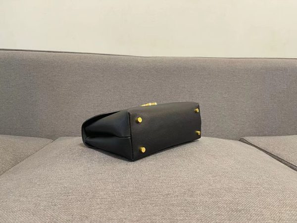 N品 セリーヌ バッグ 人気 ランキング CELINE ミディアム ニノ バッグ 117523FXK.38NO ブラック ゴールド金具 - 画像 (6)