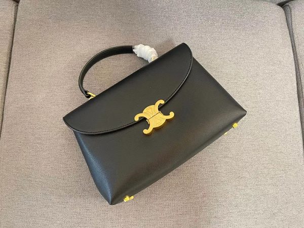 N品 セリーヌ バッグ 人気 ランキング CELINE ミディアム ニノ バッグ 117523FXK.38NO ブラック ゴールド金具 - 画像 (5)