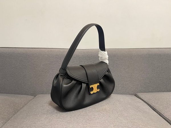 N品 セリーヌ バッグ 人気 ランキング CELINE これから 流行る バッグ 2024 プチプラ 2411781 ブラック ゴールド金具 - 画像 (9)