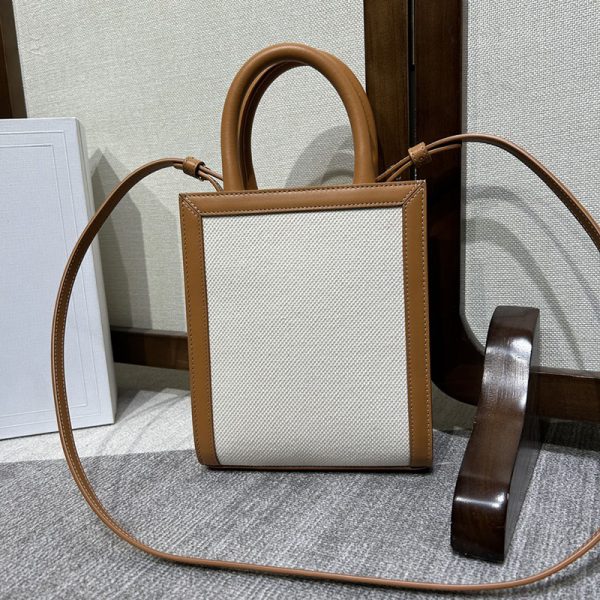 N品 セリーヌ バッグ 人気 ランキング CELINE ミニバーティカルカバ 193302BZK.01BC ホワイト ゴールド金具 - 画像 (7)