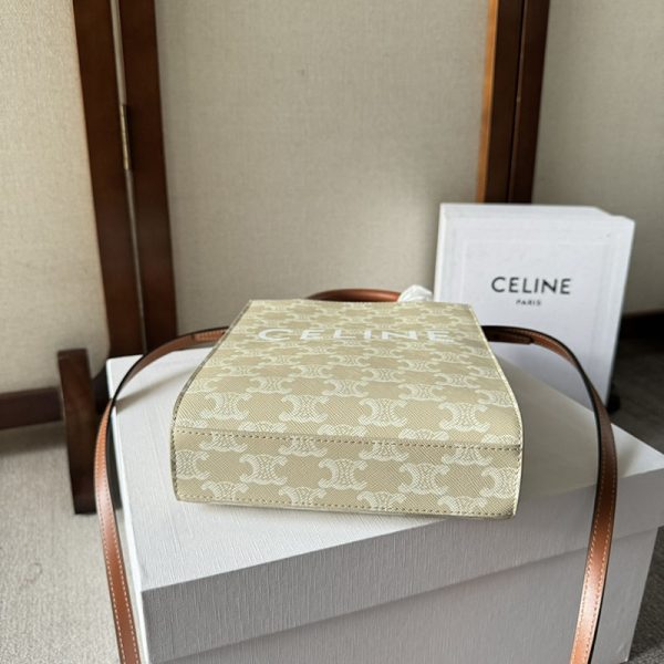 N品 セリーヌ バッグ 人気 ランキング CELINE ミニ バーティカル カバ 194372FLT.02GR グレージュ ゴールド金具 - 画像 (6)