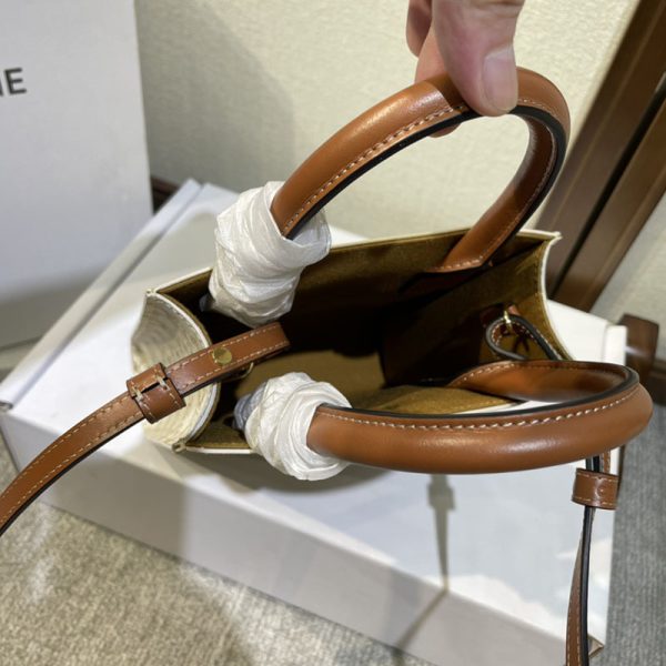 N品 セリーヌ バッグ 人気 ランキング ミニ バーティカル トリオンフ キャンバス CELINE カバ 194372BZK.01BC ホワイト ゴールド金具 - 画像 (3)