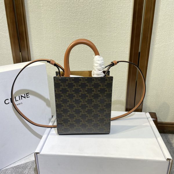 N品 セリーヌ バッグ 人気 ランキング ミニ バーティカル トリオンフ キャンバス CELINE カバ 194372BZK.04LU タン ゴールド金具 - 画像 (7)