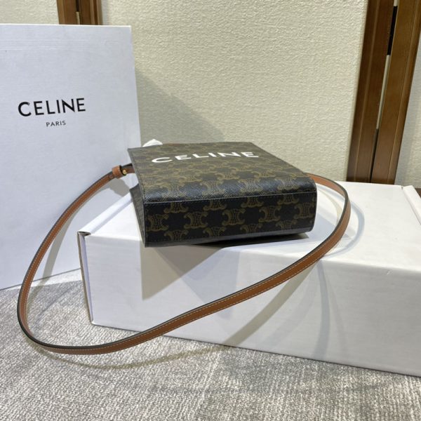 N品 セリーヌ バッグ 人気 ランキング ミニ バーティカル トリオンフ キャンバス CELINE カバ 194372BZK.04LU タン ゴールド金具 - 画像 (6)