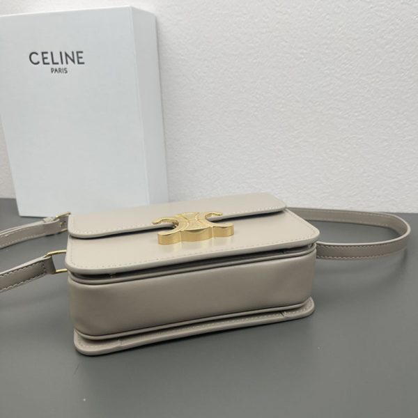 N品 セリーヌ バッグ 人気 ランキング CELINE ティーン トリオンフ バッグ 188423BF4.10BL ぺブル ゴールド金具 - 画像 (6)