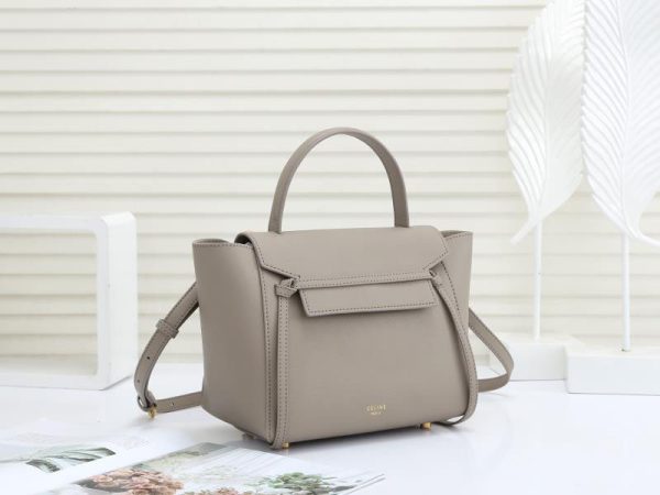 N品 セリーヌ バッグ 人気 ランキング CELINE マイクロ ベルトバッグ 189153ZVA.18LT ライトトープ ゴールド金具 - 画像 (9)