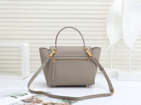 N品 セリーヌ バッグ 人気 ランキング CELINE マイクロ ベルトバッグ 189153ZVA.18LT ライトトープ ゴールド金具 - 画像 (8)