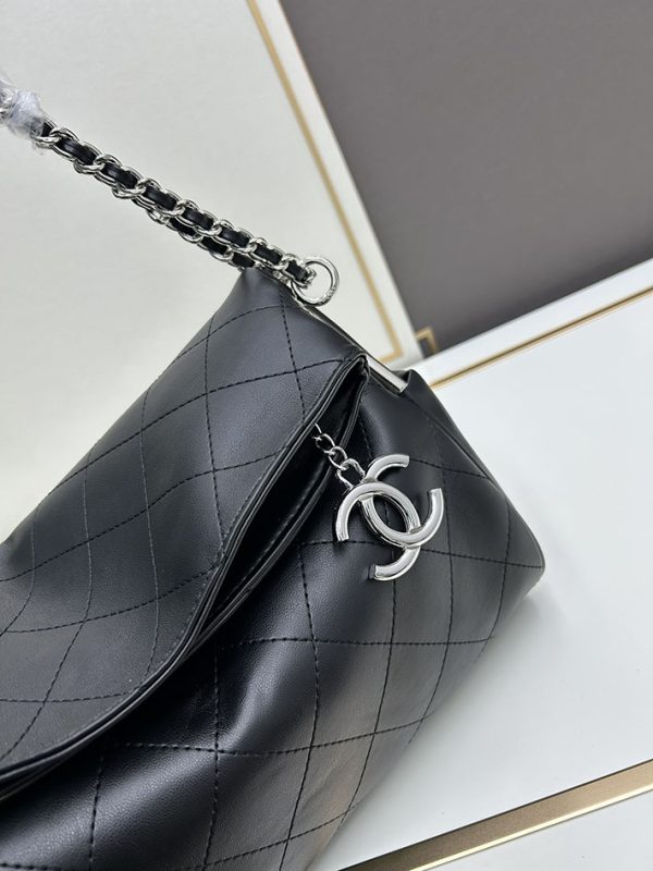 シャネル バッグ 2025 新作 CHANEL 流行り廃りのないブランドバッグ 黒 (ブラック) 8081 カーフスキン シルバー金具 - 画像 (6)