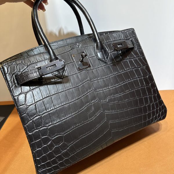 バーキン超N品 エルメスの人気バッグ HERMES バーキン30 黒 ブラック クロコダイル ニロティカスマット ブラック金具 2025定価 2513015 - 画像 (6)