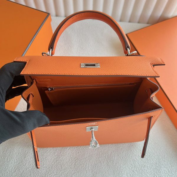 ケリー超N品 エルメス 安いバッグ HERMES ケリー25 外縫い オレンジ ヴォーエプソン シルバー金具 2025定価 2513022 - 画像 (4)