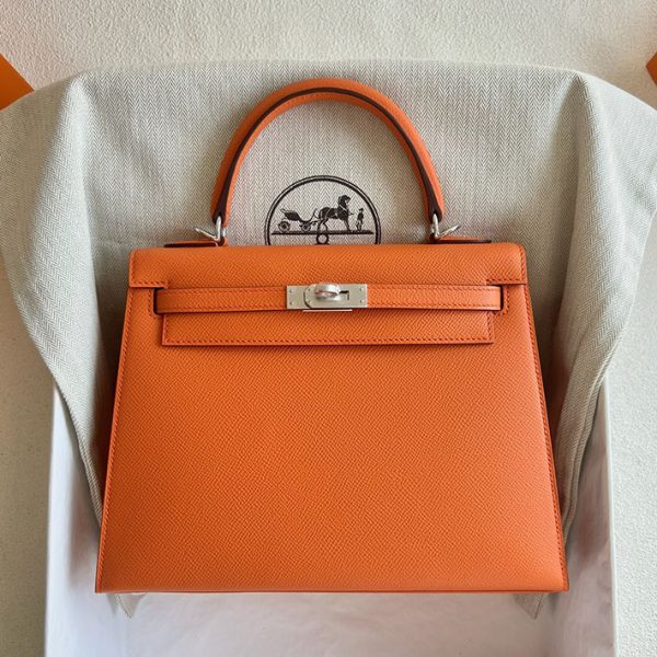 ケリー超N品 エルメス 安いバッグ HERMES ケリー25 外縫い オレンジ ヴォーエプソン シルバー金具 2025定価 2513022 - 画像 (2)