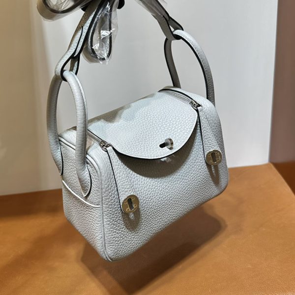 リンディ超N品 エルメス レディースバッグ HERMES ミニリンディ ブルーペール トリヨンクレマンス シルバー金具 2025定価 2513067 - 画像 (3)