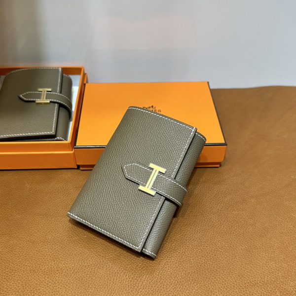 エルメス 財布 ベアン 三つ折り HERMES ベアン コンビネ エトゥープ ヴォーエプソン ゴールド金具 2025定価 2513084 - 画像 (2)