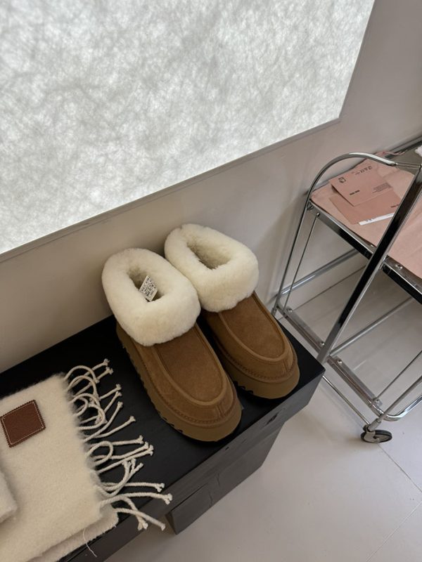 UGG ムートンブーツ 新作 2024