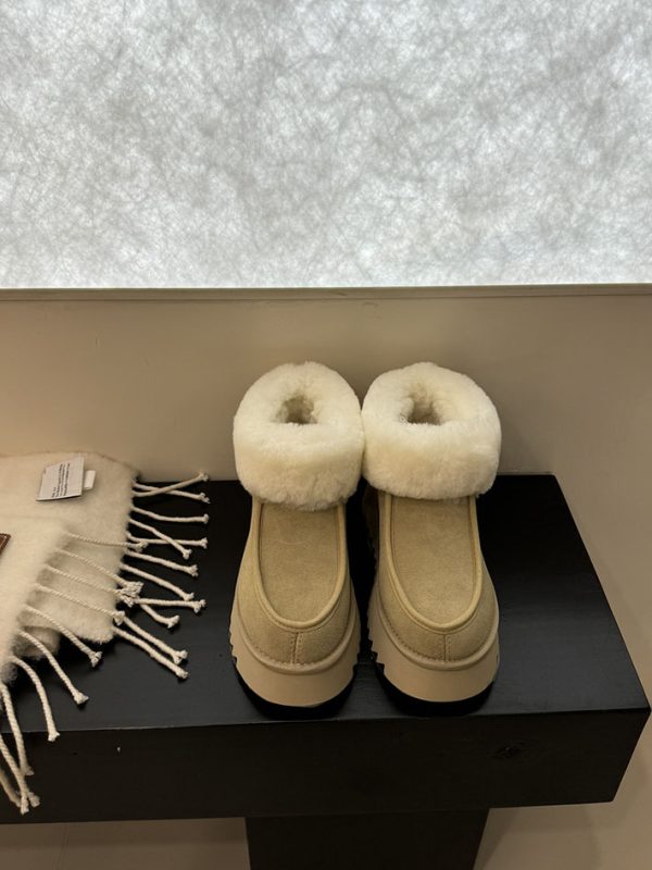 UGG ムートンブーツ 新作 2024