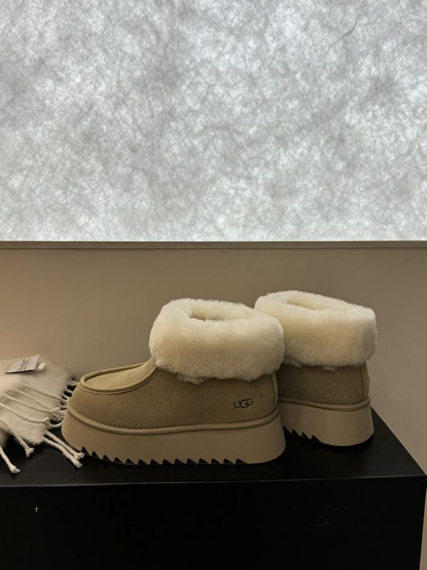 最高級UGGスーパーコピー靴 UGGムートンブーツコピー UGG ムートンブーツ 新作 2024 サンド 2514093 - 画像 (8)