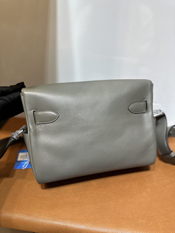 エルメス メッセンジャーバッグ HERMES ケリーメッセンジャー ブルージーン バレニア シルバー金具 2025定価 2513124 - 画像 (7)