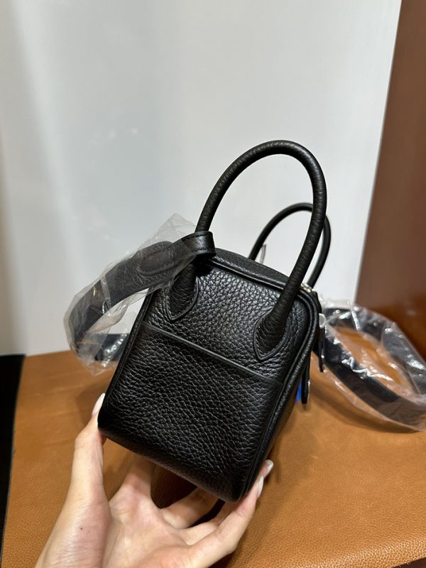 リンディ人気色 エルメス レディースバッグ HERMES ミニリンディ 黒 ブラック トリヨンクレマンス シルバー金具 2025定価 2513125 - 画像 (7)