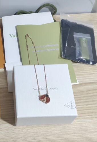 最高級ヴァンクリーフスーパーコピー ラッキー スプリング ペンダント、オープンウィング レディバグ VCARP9X000 ローズ ゴールド photo review