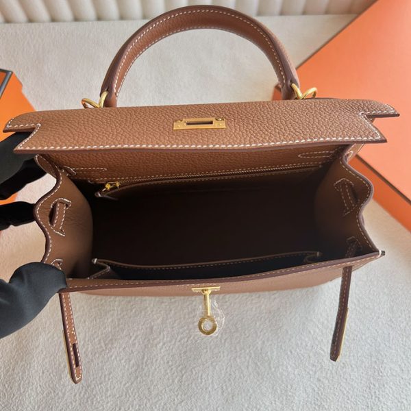 ケリー超N品 エルメス 安いバッグ HERMES ケリー25 外縫い ゴールド トゴ ゴールド金具 2025定価 2513191 - 画像 (5)