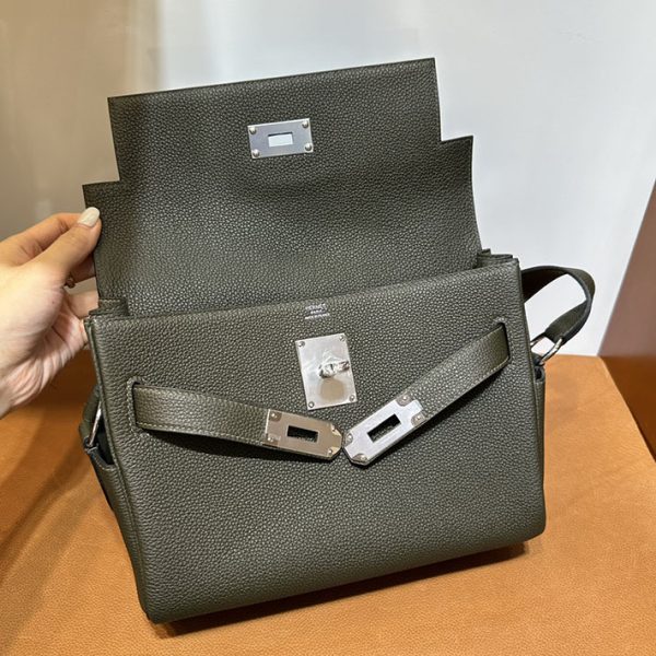 エルメス メッセンジャーバッグ HERMES ケリーメッセンジャー ヴェールドグリ トゴ シルバー金具 2025定価 2513214 - 画像 (5)