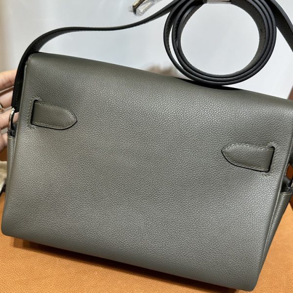 エルメス メッセンジャーバッグ HERMES ケリーメッセンジャー ヴェールドグリ エバーカラー シルバー金具 2025定価 2513215 - 画像 (6)