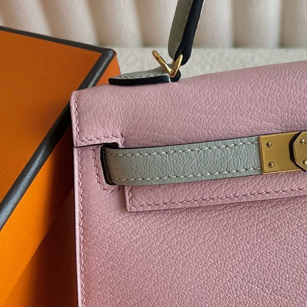 ケリーミニ パーソナルオーダー HERMES ケリーミニ2 パーソナル ローズサクラ/パールグレー シェブルミゾル ゴールド金具 2025定価 2513246 - 画像 (9)